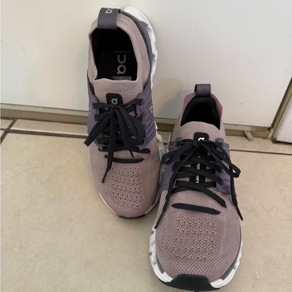On Running women’s mauve Running Shoes